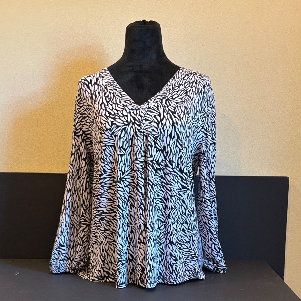 Vince Camuto Black and White Leaf Print Blouse